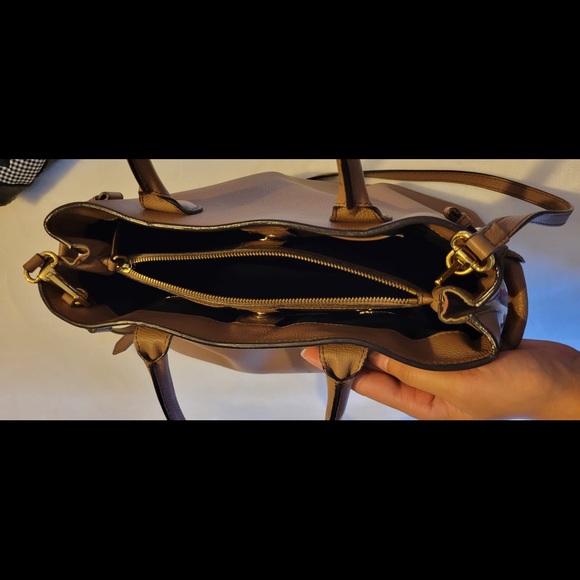 Authentic Burberry medium "The Banner" Hand Bag! In absolute perfect condition. - Picture 5 of 7